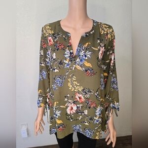 Anthropology Everleigh Floral Print Blouse Tunic Top 3/4" Rouched Sleeves Size M